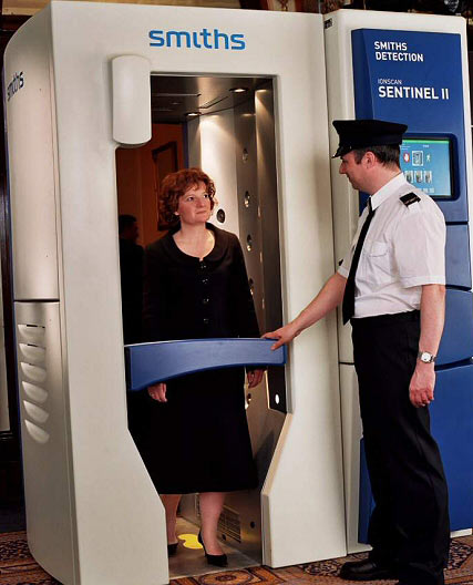 Sentinel non-invasive walk-through scanner 