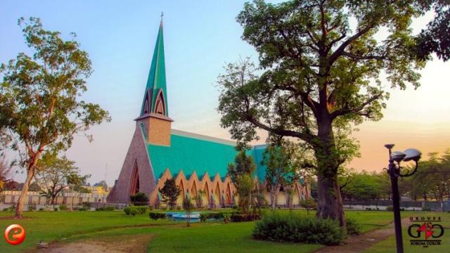 La-basilique-Sainte-Anne-du-Congo