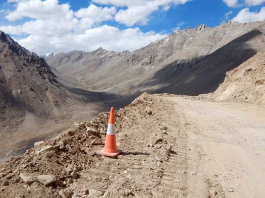 Khardongla Pass mountain bike - 8 of 16