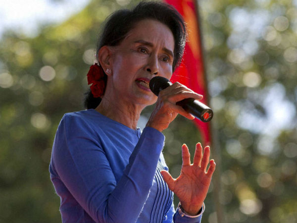 12-1447311820-aung-san-suu-kyi1