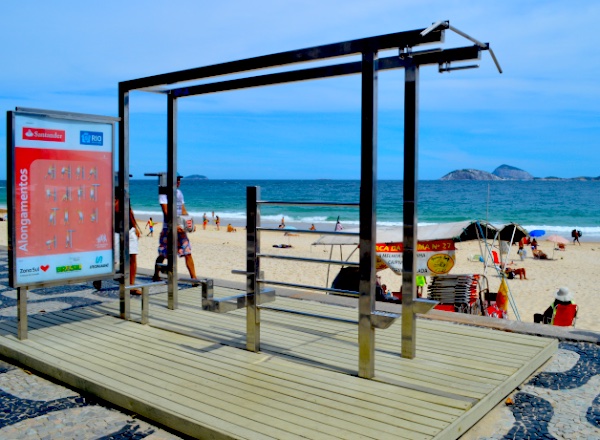 beach fitness station