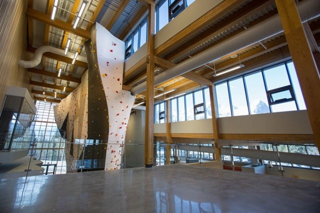 Elevation climbling wall